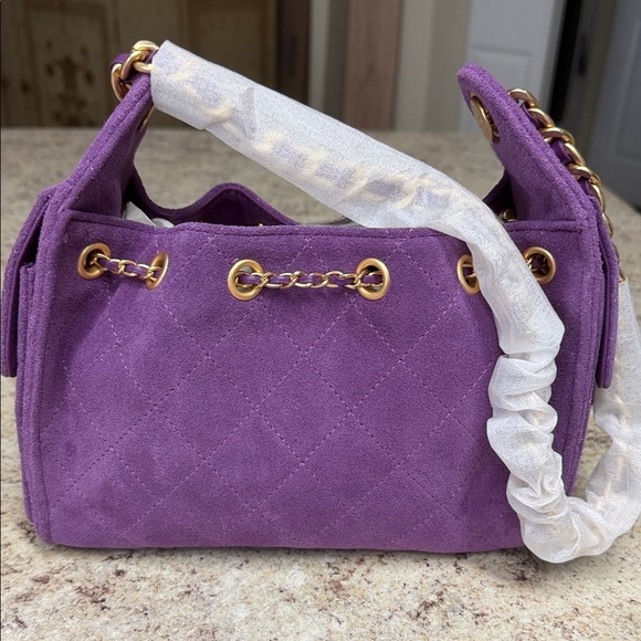 ❤️❤️SOLD OUT❤️❤️Fashion CC Luxurious Purple Shoulder/  Crossbody Bag - Picture 2 of 4